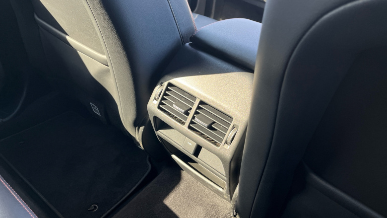 Land Rover Discovery Sport 1.5 P300e R-Dynamic SE 5dr Auto [5 Seat] Station Wagon